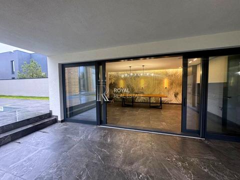 будинок за адресою Абрикосова вул., 8