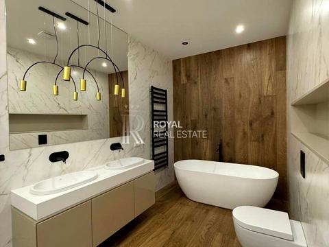 будинок за адресою Абрикосова вул., 8