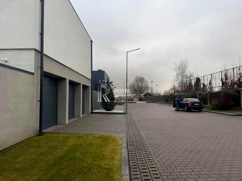 будинок за адресою Абрикосова вул., 8