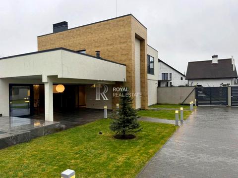 будинок за адресою Абрикосова вул., 8