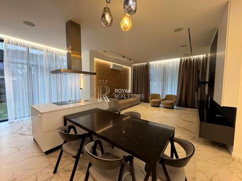 будинок за адресою Абрикосова вул., 8