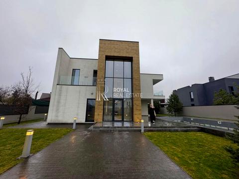 будинок за адресою Абрикосова вул., 8