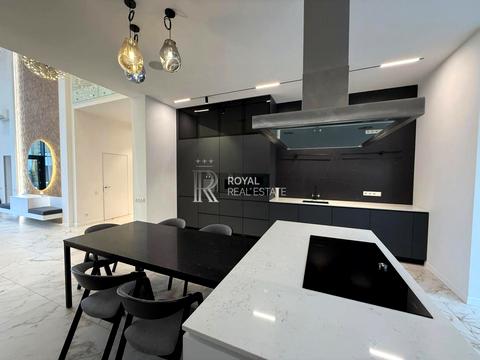 будинок за адресою Абрикосова вул., 8