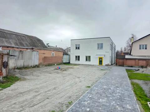 комерційна за адресою Юрія Кондратюка вул. (Комунарівська), 60