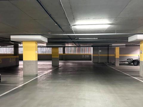 паркоместо по адресу Севастопольський спуск, 8-б