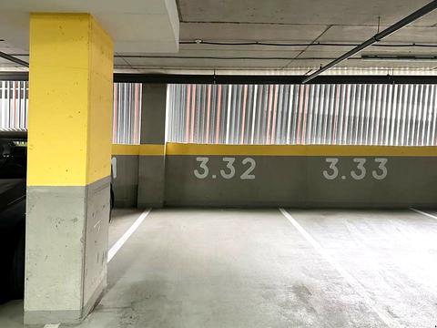 паркоместо по адресу Севастопольський спуск, 8-б