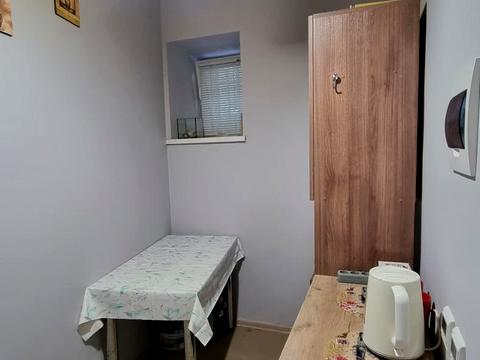 комерційна за адресою Сергія Єфремова вул., 33