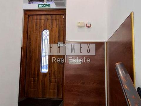 комерційна за адресою Оболонська вул., 9