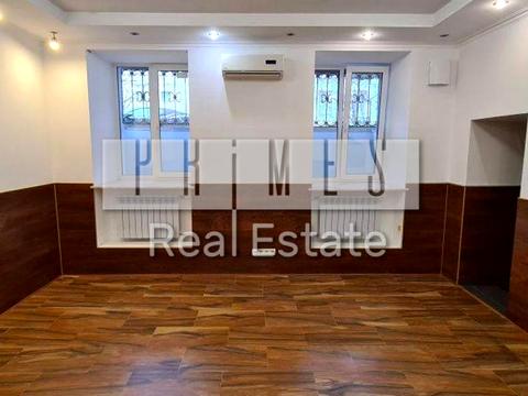 комерційна за адресою Оболонська вул., 9