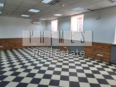 комерційна за адресою Оболонська вул., 9