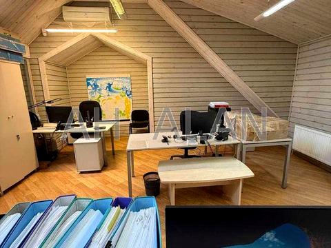 комерційна за адресою Нижньоюрківська вул., 37