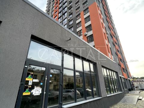 комерційна за адресою Бережанська вул., 15