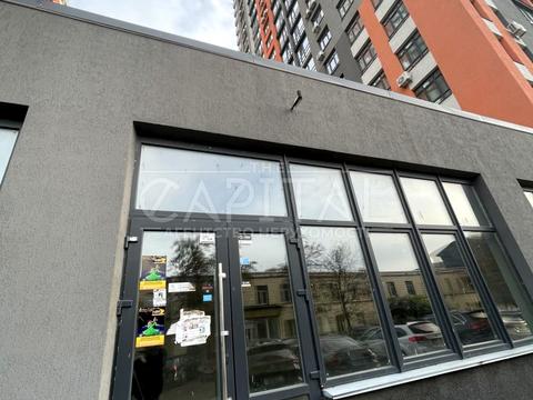 комерційна за адресою Бережанська вул., 15