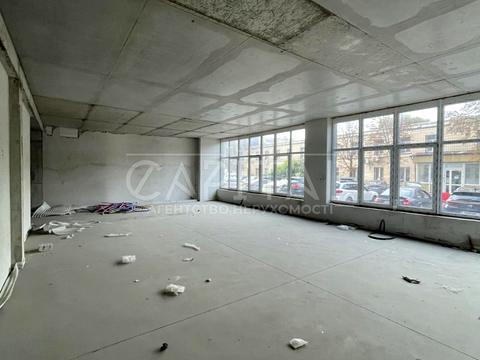 комерційна за адресою Бережанська вул., 15