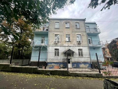 комерційна за адресою Спаська вул., 31Б