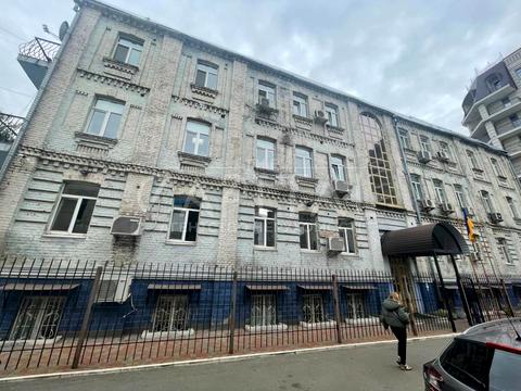 комерційна за адресою Спаська вул., 31Б