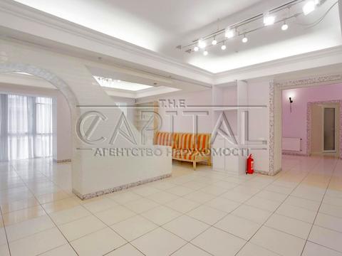 комерційна за адресою Володимира Івасюка просп. (Героїв Сталінграду), 4