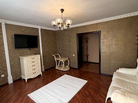 квартира за адресою Героїв полку "Азов" вул. (Маршала Малиновського), 25-А