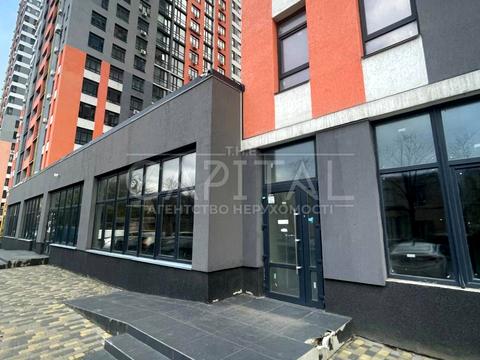 комерційна за адресою Бережанська вул., 15