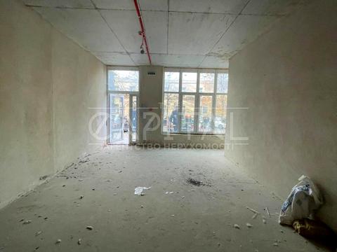 комерційна за адресою Бережанська вул., 15