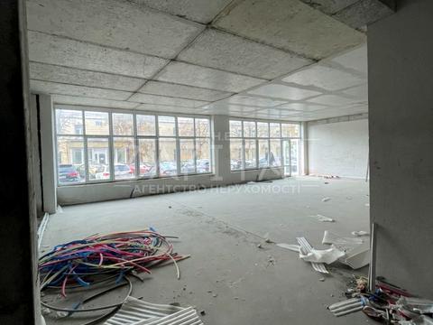 комерційна за адресою Бережанська вул., 15