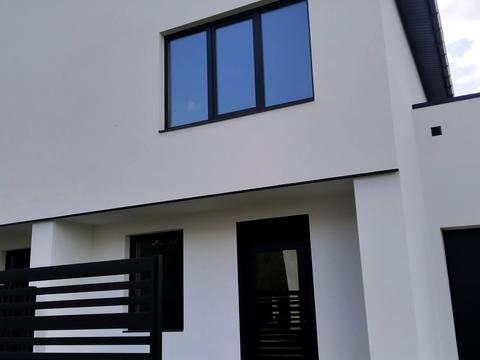 будинок за адресою Незалежності