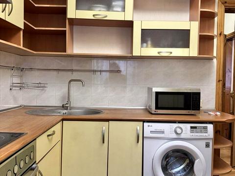 квартира за адресою Саперно-Слобідська вул., 8