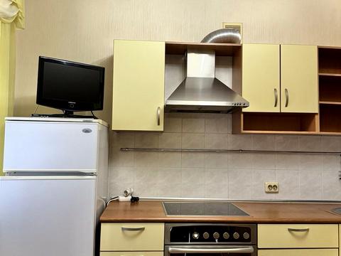 квартира за адресою Саперно-Слобідська вул., 8