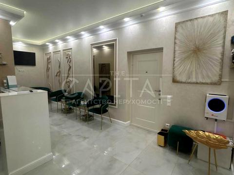 комерційна за адресою Михайла Бойчука вул. (Кіквідзе), 17-А