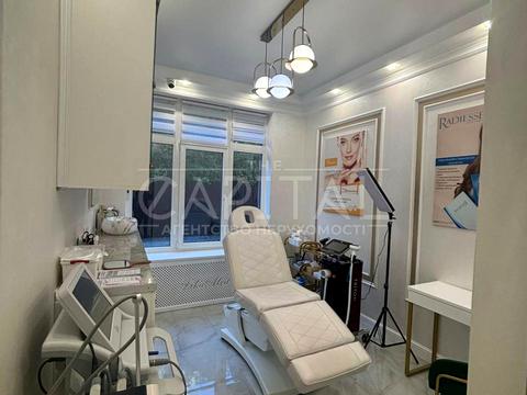 комерційна за адресою Михайла Бойчука вул. (Кіквідзе), 17-А