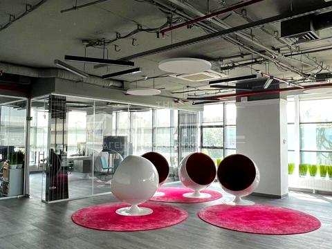 комерційна за адресою Степана Бандери просп. (Московський), 28А