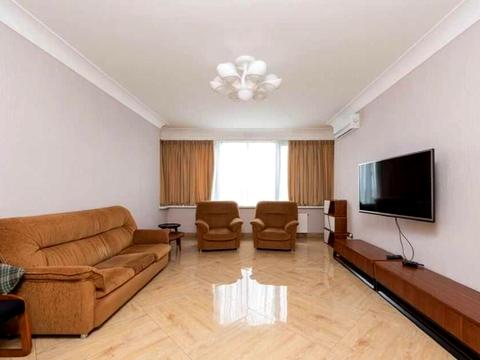 квартира за адресою Дніпровська набережна вул., 14