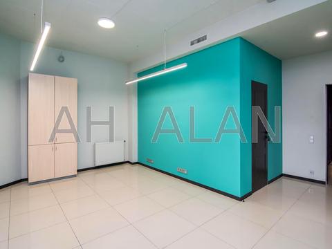 комерційна за адресою Спортивна пл., 3