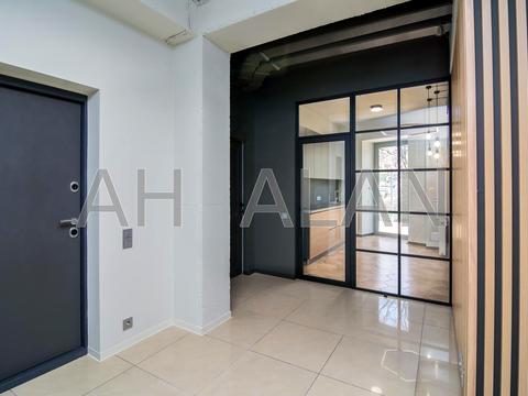 комерційна за адресою Спортивна пл., 3