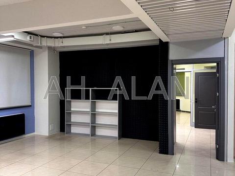 комерційна за адресою Спортивна пл., 3