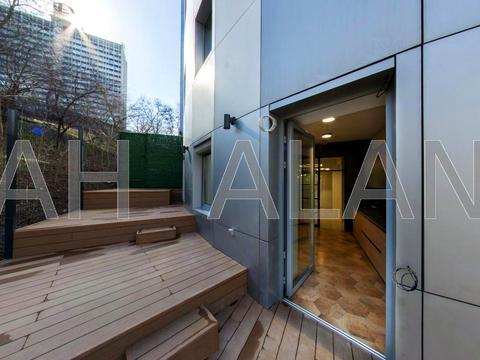 комерційна за адресою Спортивна пл., 3