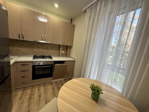 квартира за адресою Матвія Донцова вул. (Тургенєвська), 91