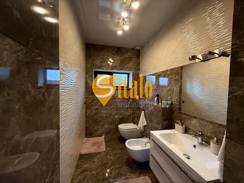 будинок за адресою Центральна