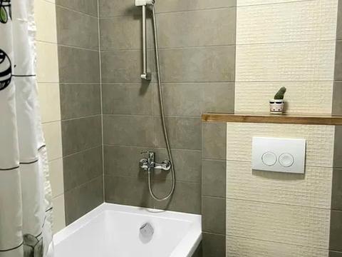 квартира за адресою Братська вул., 12