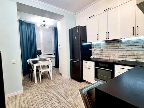 квартира за адресою Братська вул., 12