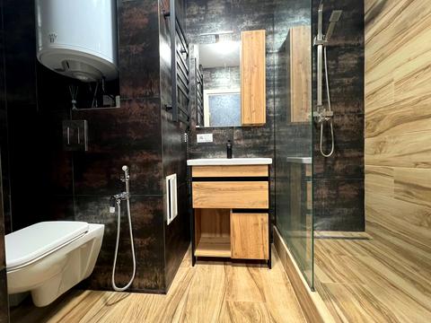 квартира за адресою Срібнокільська вул., 4