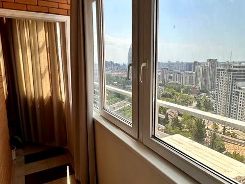 квартира за адресою Євгена Коновальця вул. (Щорса), 32-В