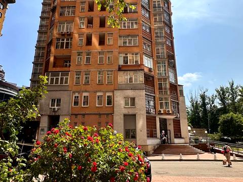 квартира за адресою Євгена Коновальця вул. (Щорса), 32-В