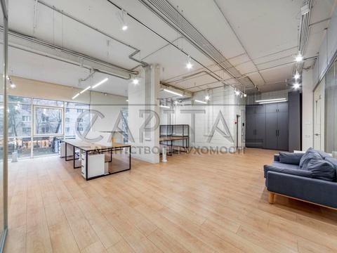 комерційна за адресою Василя Тютюнника вул. (Анрі Барбюса), 12