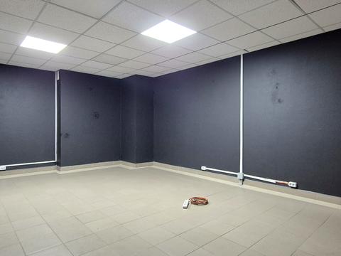 комерційна за адресою Сергія Москаленка вул. (Красовського), 41