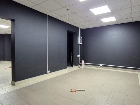 комерційна за адресою Сергія Москаленка вул. (Красовського), 41