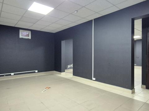 комерційна за адресою Сергія Москаленка вул. (Красовського), 41