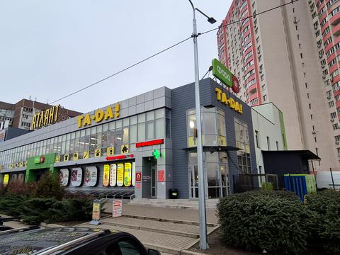 комерційна за адресою Сергія Москаленка вул. (Красовського), 41