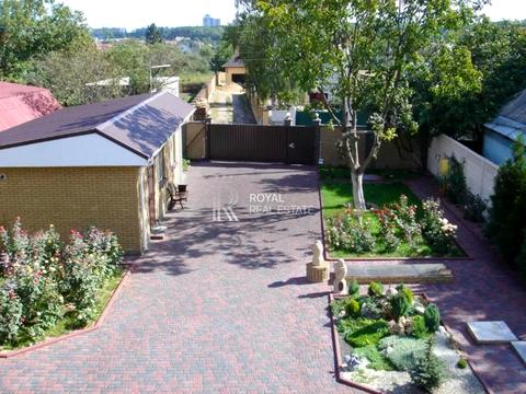 дом по адресу Сергія Світославського вул.