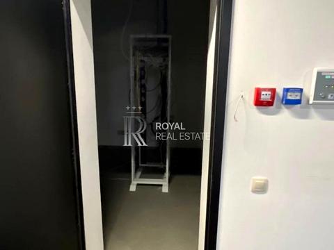 комерційна за адресою Лаврська вул. (Січневого Повстання), 16